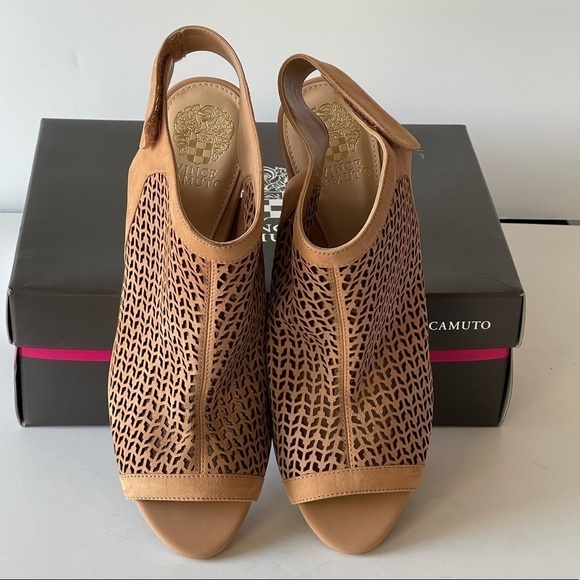 Vince Camuto Nude Wedge Sandal Platform Block Heels Dastana, Sz 11M - Picture 4 of 8